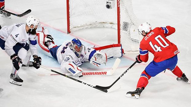 Самые красивые голы и сейвы второго игрового дня чемпионата мира