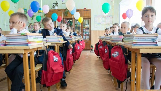 ХК Донбасс поздравляет с Днем знаний!