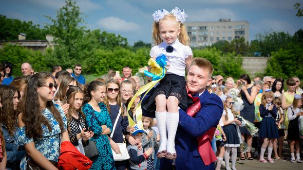 Последний звонок в Константиновской ОШ №6 с ХК Донбасс