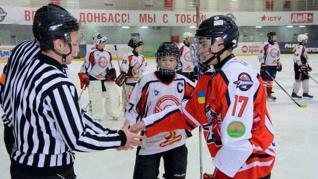 Донбас 2004 - Приднепровск: второй матч онлайн