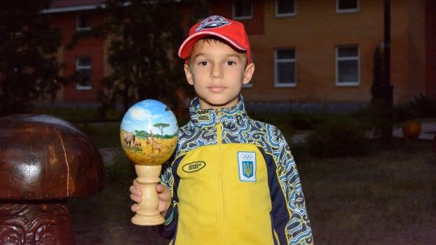 Фигуристы ДЮСШ ХК Донбасс побывали на страусиной ферме