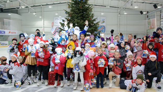 Новогодний марафон ХК Донбасс посетили жители Краматорска и Славянска