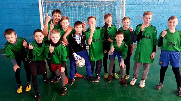 Хоккеисты ДЮСШ ХК Донбасс выиграли соревнования по футболу