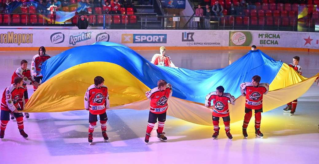 С Днем государственного флага