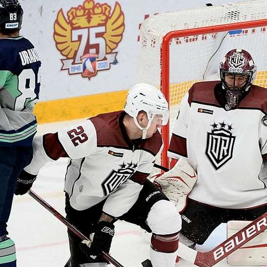 Российским и белорусским хоккеистам запретили играть в Латвии из-за войны в Украине